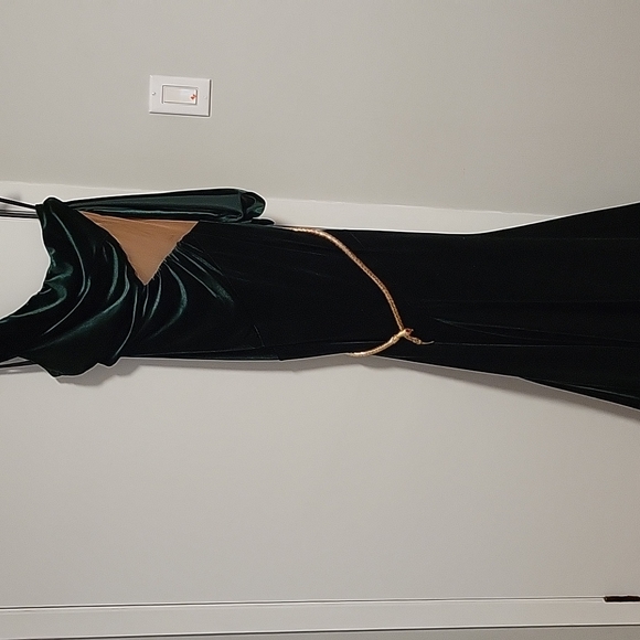 Dress for occasion - Picture 3 of 5